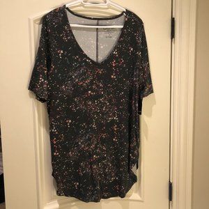 Torrid Green V-Neck Tunic with Colourful Splatter Size 2X